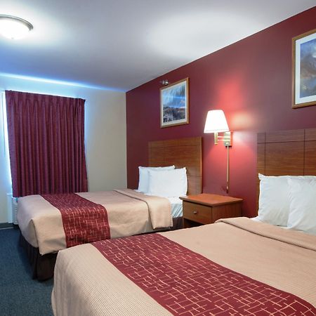 Red Roof Inn & Suites Dickinson Dış mekan fotoğraf