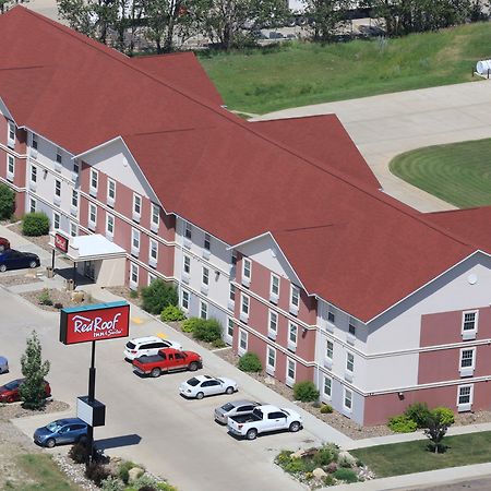 Red Roof Inn & Suites Dickinson Dış mekan fotoğraf