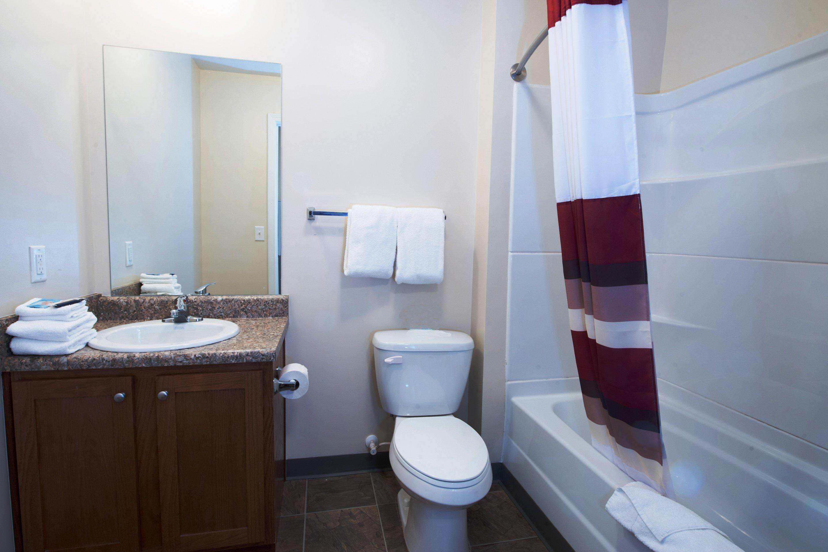 Red Roof Inn & Suites Dickinson Dış mekan fotoğraf