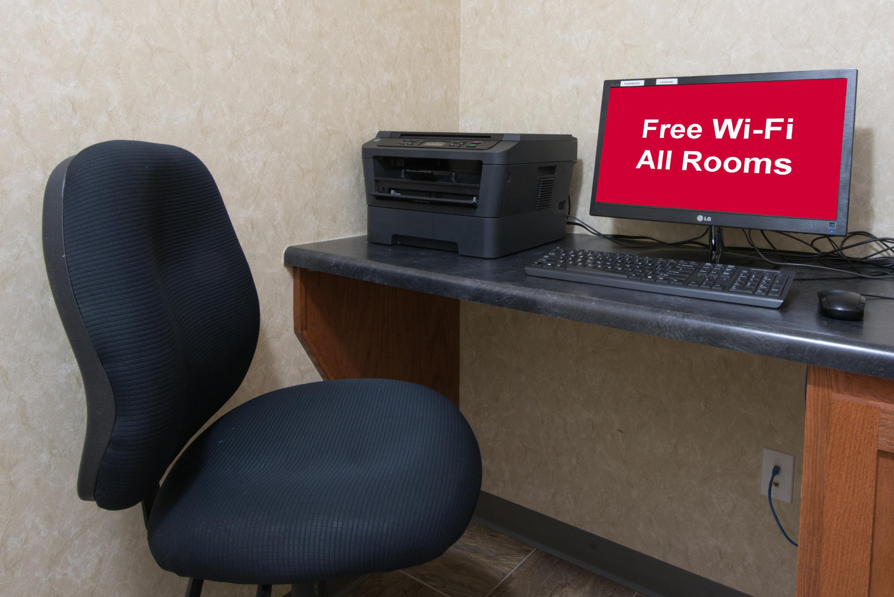 Red Roof Inn & Suites Dickinson Dış mekan fotoğraf