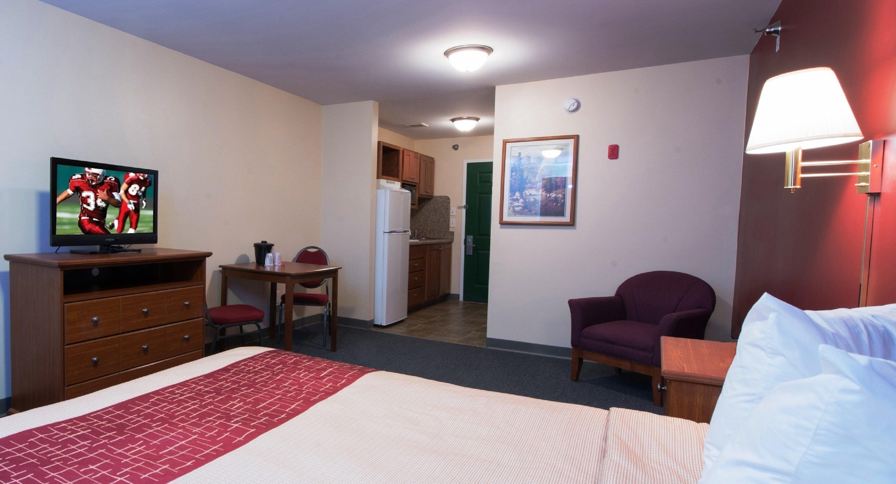 Red Roof Inn & Suites Dickinson Dış mekan fotoğraf