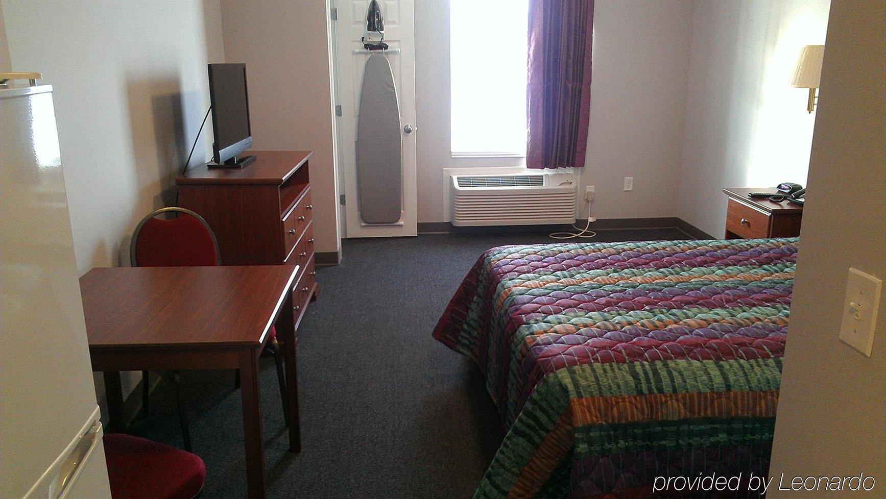 Red Roof Inn & Suites Dickinson Oda fotoğraf