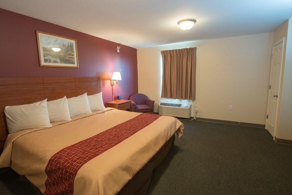 Red Roof Inn & Suites Dickinson Dış mekan fotoğraf